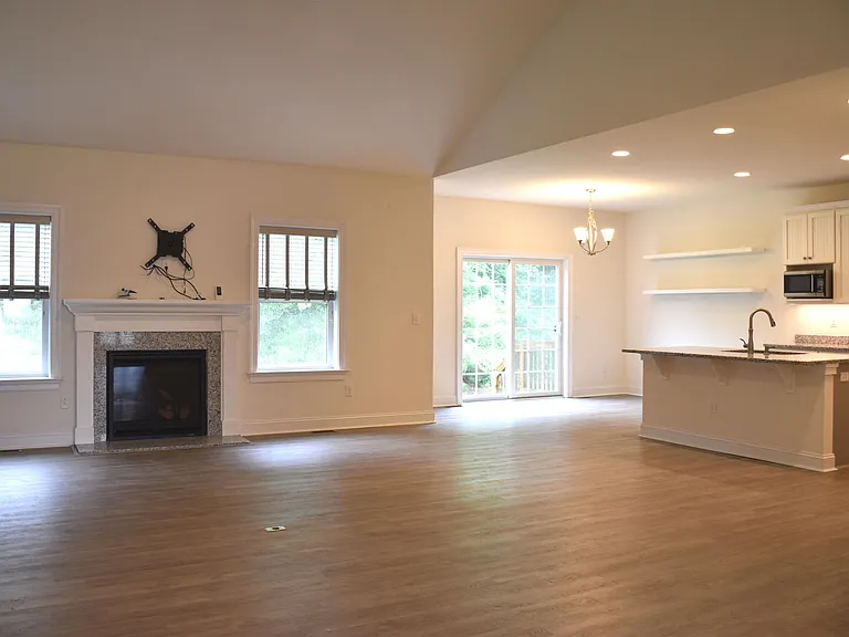 416 Seagull Dr — Photo 2