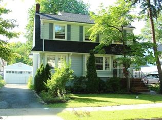 105 Roosevelt Ave, East Orange, NJ 07017