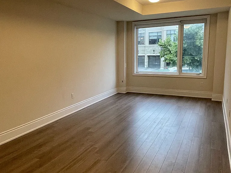95 Carrville Woods Cir — Photo 3