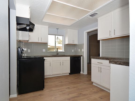 5th image of 4514 Brookwood St NE
