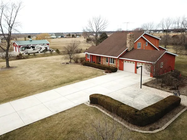 5180 E McArdle Rd, Coal City, IL 60416