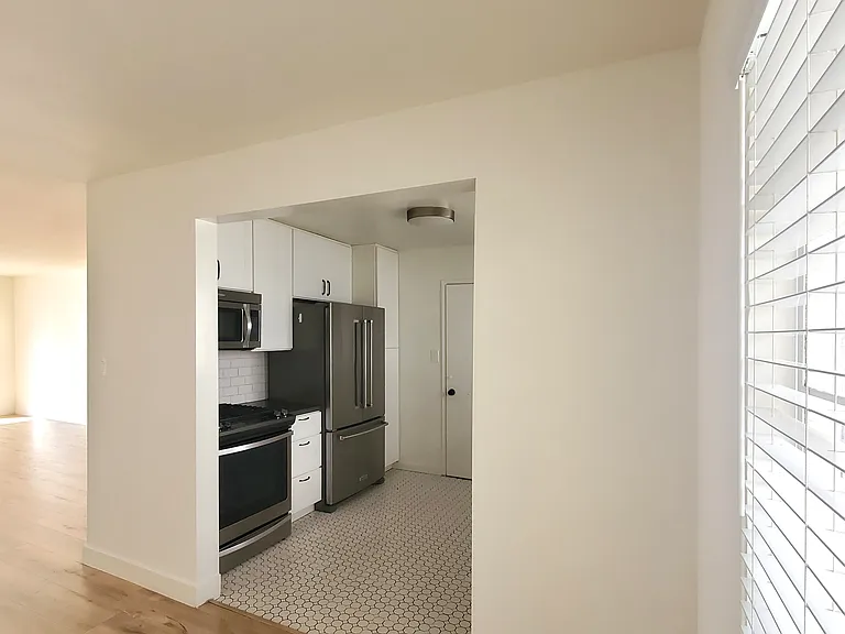 451 San Vicente Blvd #2 — Photo 8