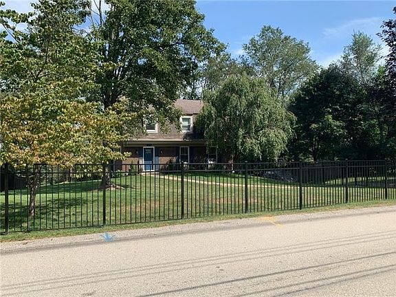 3rd image of 5394 Peach Dr