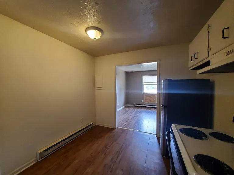 6444B Applecross Ave — Photo 4