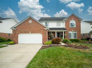 53821 Blakely Ct, New Baltimore, MI 48047