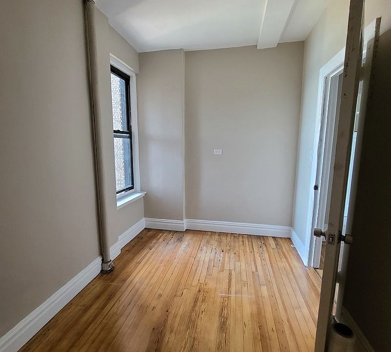 2nd image of 780 Riverside Dr APT 9GG