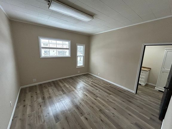 5th image of 316-318 W Adams St