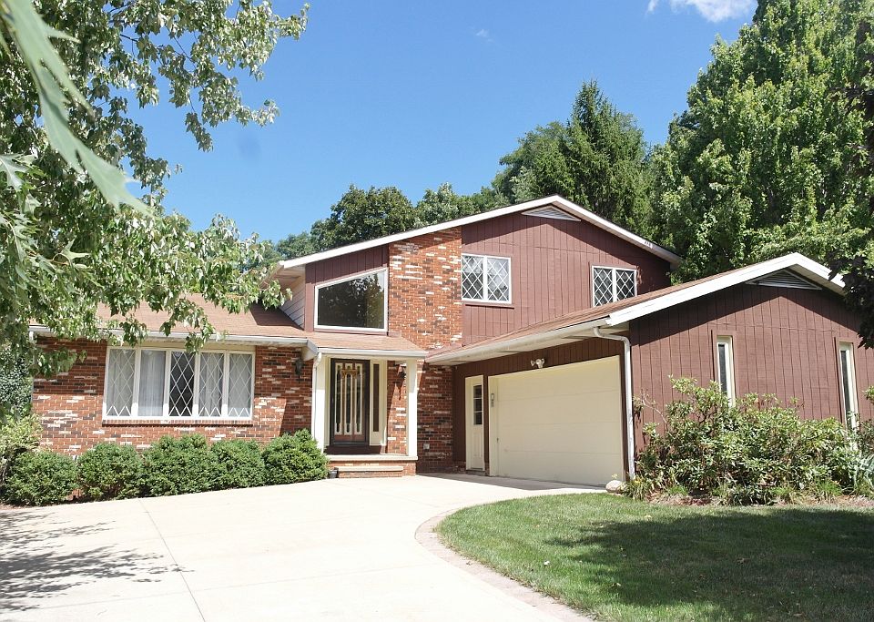 1st image of 9571 Yellowwood Dr