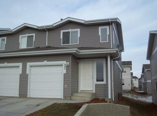 130 Hyndman Cres NW #31, Edmonton, AB T5A0E8