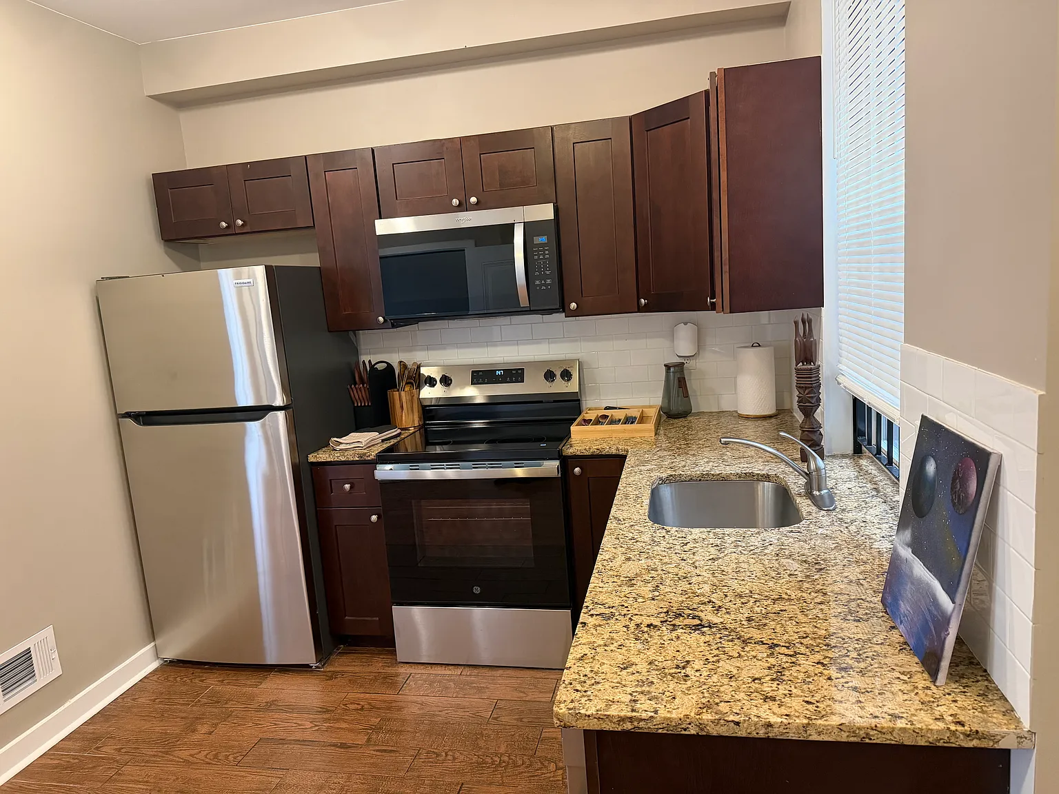 8 bed, $1,450 — Photo 3
