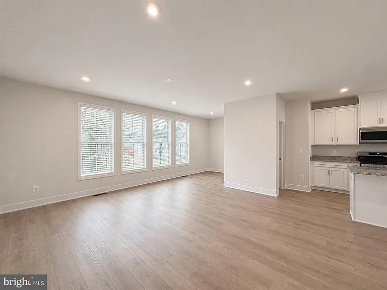 131 Sapphire St — Photo 5