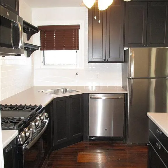 4315 Avenue B — Photo 4