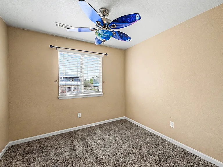 2073 W Hillside Ave — Photo 16