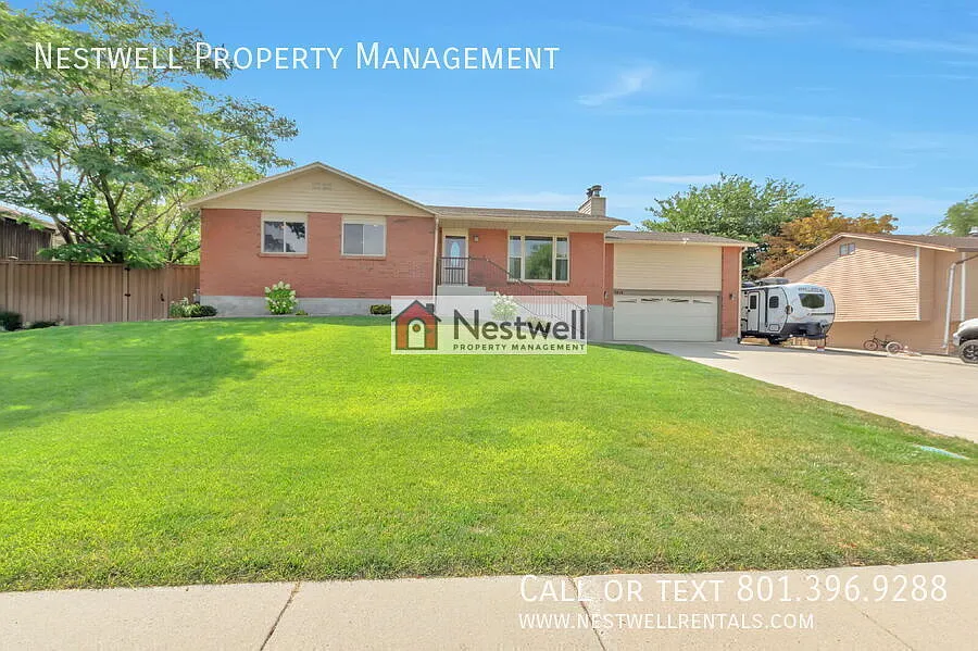 Fantastic 4-bed home in Prime Taylorsville Location — Photo 2