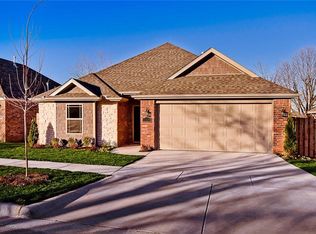 151 Napoli Ln, Centerton, AR 72719