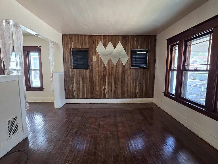 56 Hazelwood Ave — Photo 3