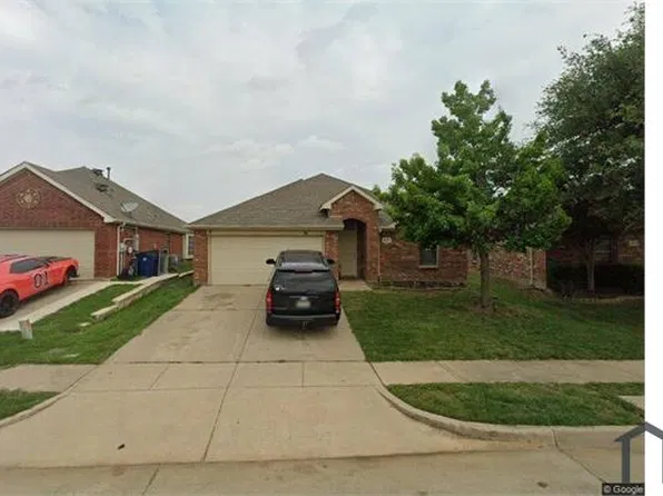 645 Horn St, Crowley, TX 76036