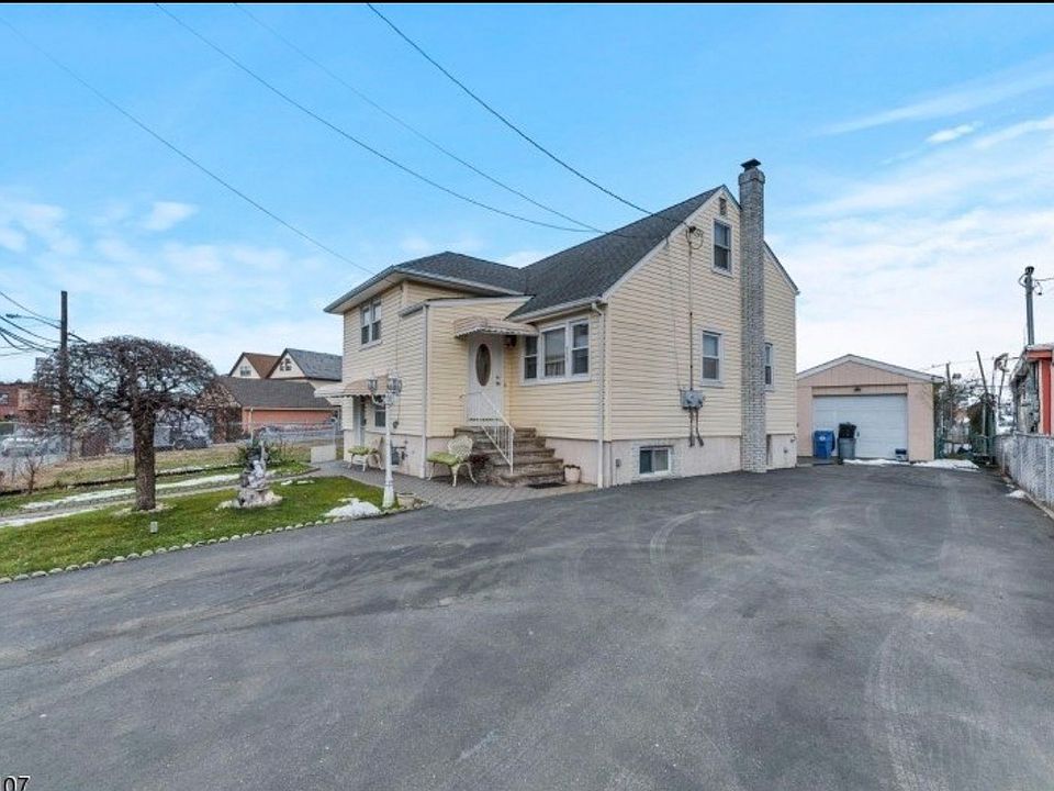 1st image of 631 Meadow St #1