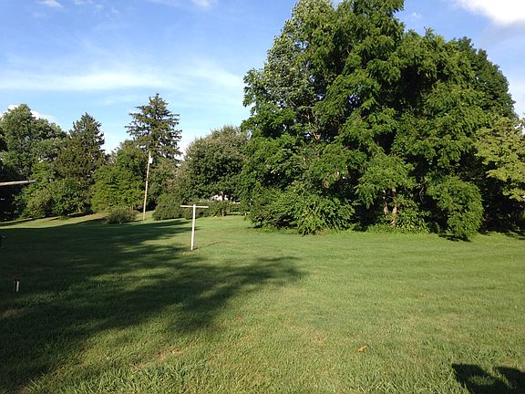 2nd image of 1851 Holston Dr