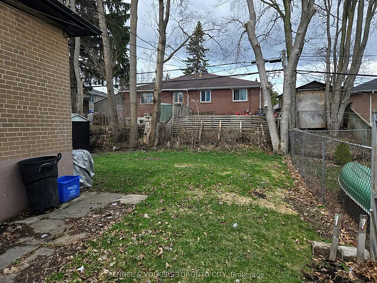 209 Septonne Ave #B — Photo 9