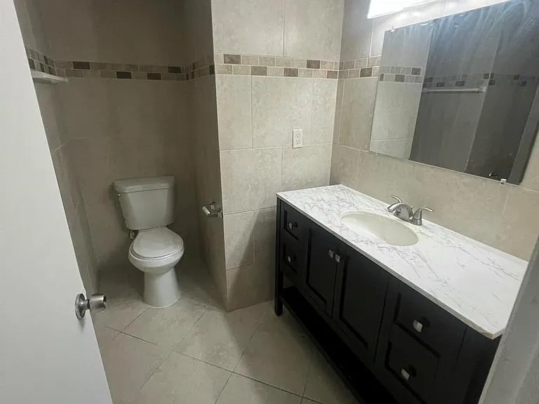 3432 NW 86th Way #D204 — Photo 4