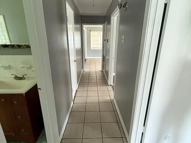 2919 Hillcrest Ave — Photo 14