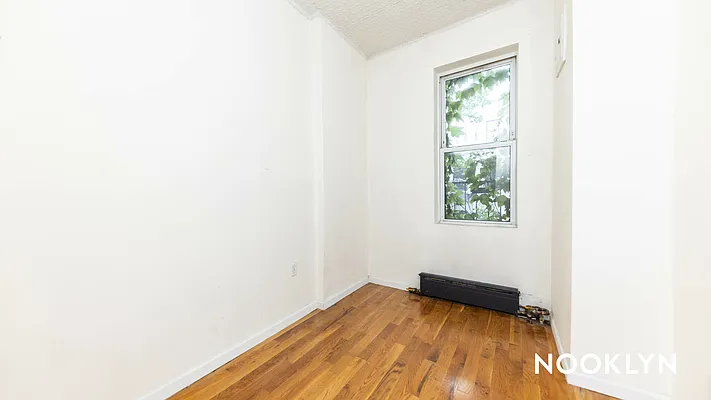 Rented by Nooklyn NYC LLC | media 18