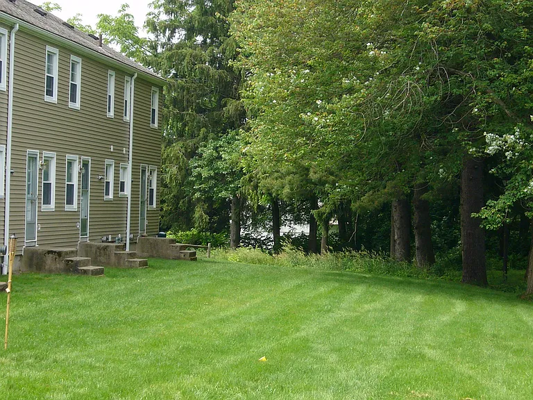 20 Hobart Ln — Photo 20