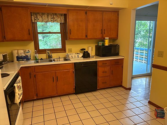 4th image of 412 Canterbury Dr