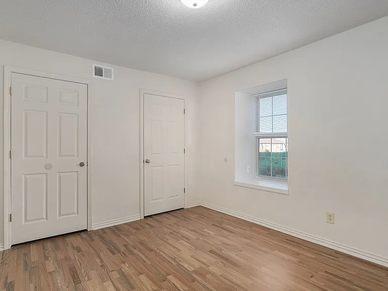 Deerbrooke Estates — Photo 19