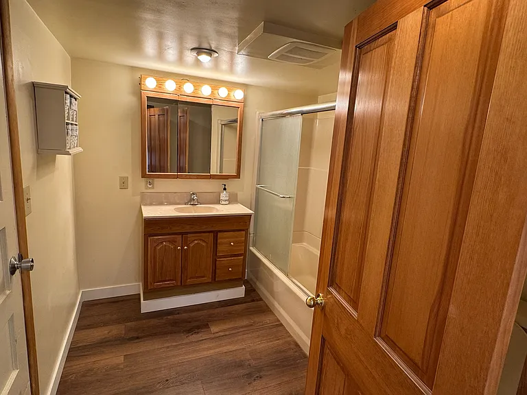 2506 E Lynn St — Photo 27