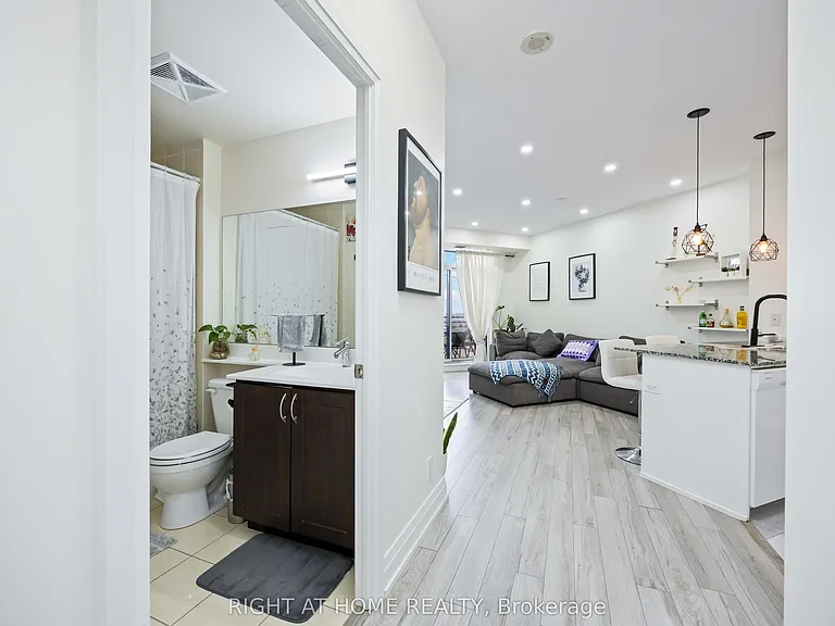 1060 Sheppard Ave W #1521 — Photo 40