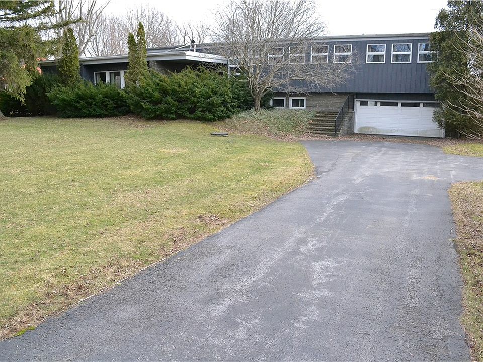 1st image of 37 Brookhollow Dr