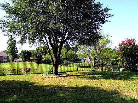 4th image of 7453 Oak Park Dr