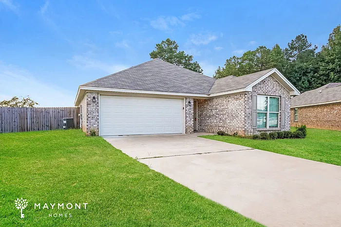 4 bed, 2.0 bath, 1671 sqft, $1,995 — Photo 3