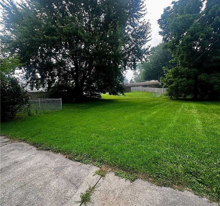 2nd image of 3156-3150 E Stroop Rd