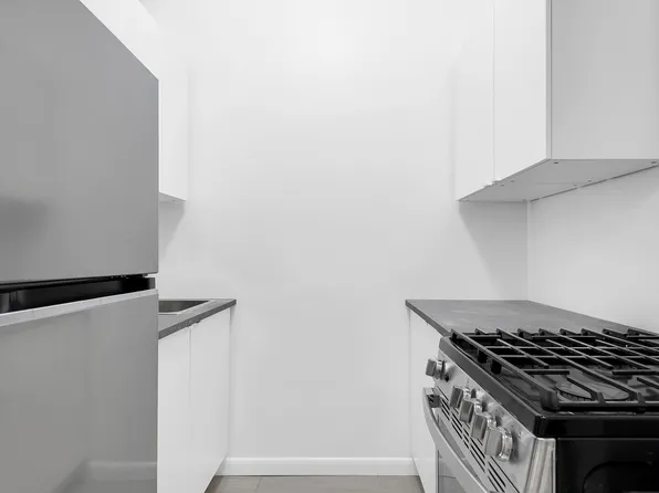 2830 Briggs Avenue image 5 of 6