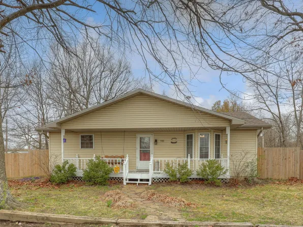 702 E Faucett Street, Miller, MO 65707