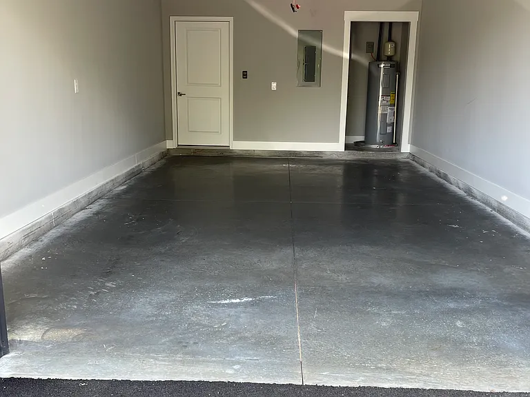 Garage with Moterized door opener
