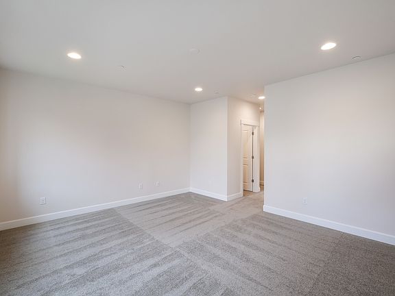 4th image of 612 Mt Teneriffe Dr SE