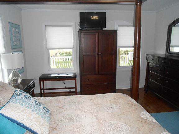 BEDROOM 2-DOWNSTAIRS
