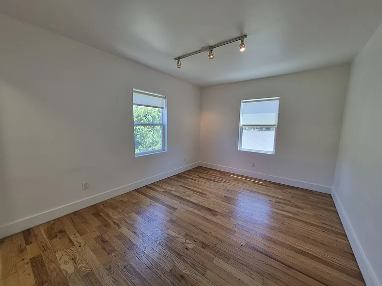 134 S Coronado St #136-1/2 — Photo 14