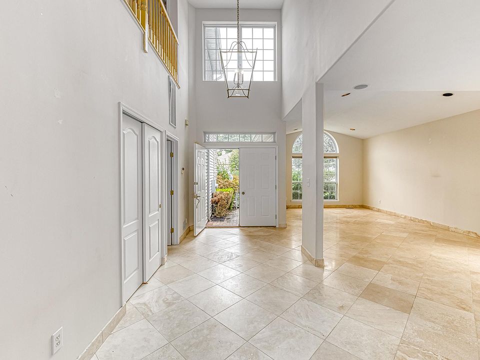 32 Hamlet Dr, Hauppauge, NY 11788 Zillow