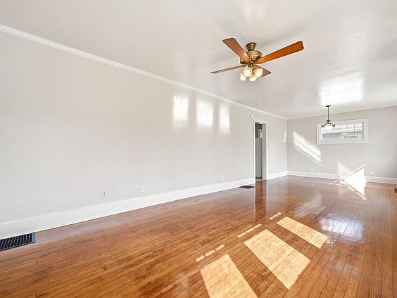 4th image of 421 S Nichols Ave