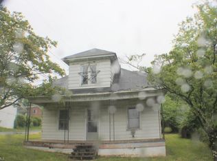 101 Oak St, Galax, VA 24333