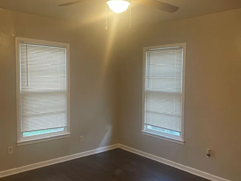 1941 N Mockingbird Ln — Photo 9