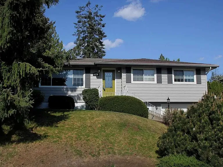 6520 N Sutherlin St — Photo 1