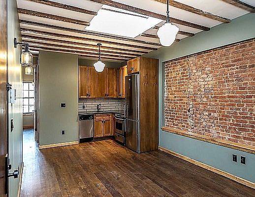 5th image of 164 Graham Ave #1