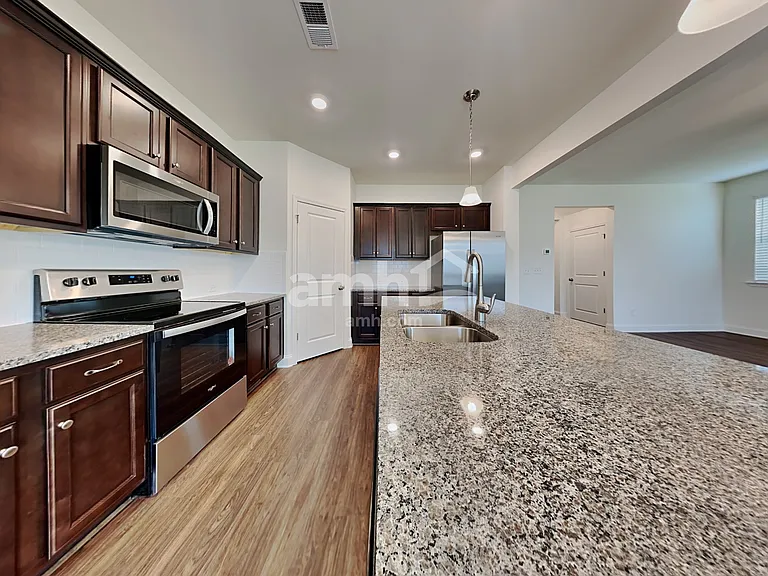 6200 Bridlewood Ln — Photo 3