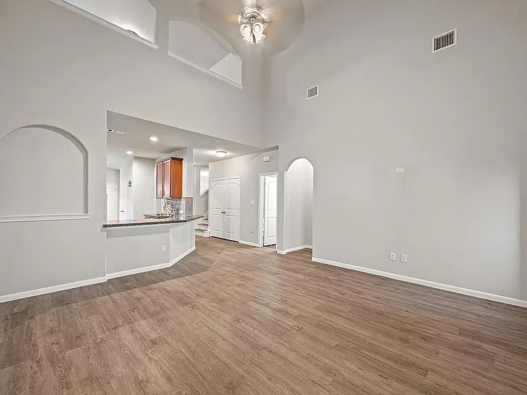 13826 Andover Park Dr — Photo 2
